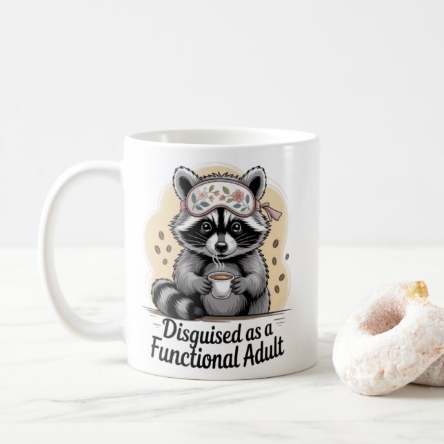 Taza De Café De Mapache Divertida Disfrazada De Fu (Con donut)