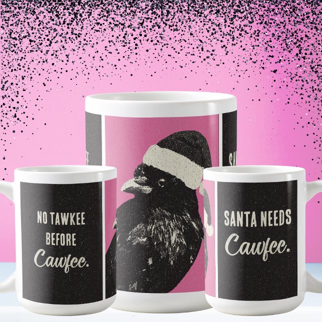Taza de café de Navidad de cuervo rosa negro Santa (A tall Christmas mug is perfect when Santa is tired on Christmas morning. Santa crow needs coffee!)