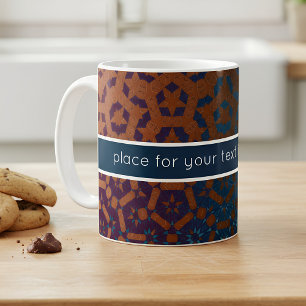 Taza De Café De patrón geométrico rojo a azul con texto