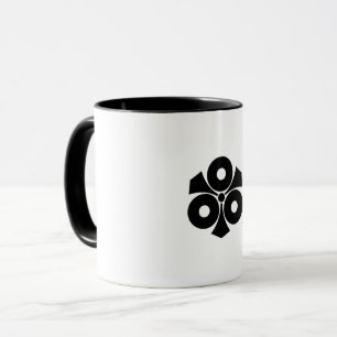 Taza de café de tres ojos de serpiente con espadas