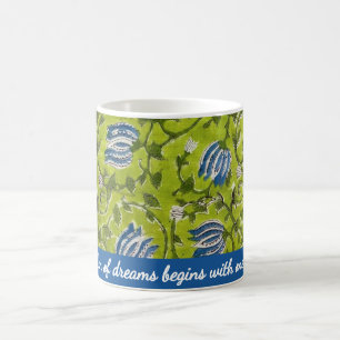 Taza de café de un jardín de ensueño