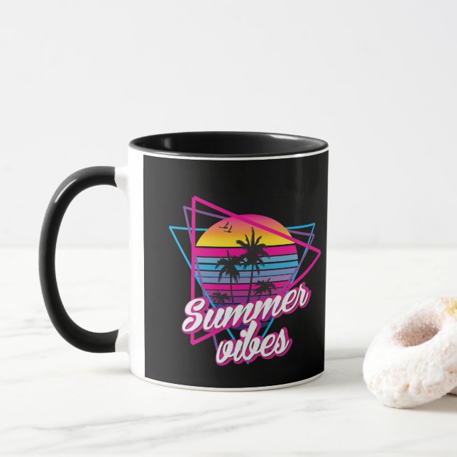 Taza de café de vibras de verano de puesta de sol  (Con donut)