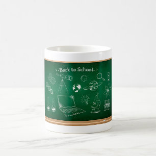 Taza De Café De vuelta a la educación en el tablero de anuncios