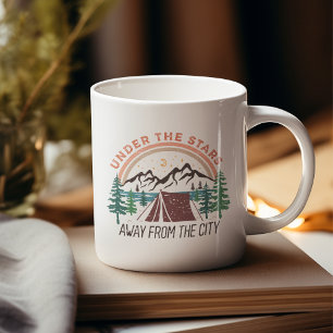 Taza De Café Debajo De Las Estrellas Lejos De La Ciudad