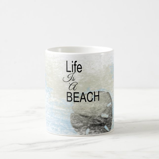 Taza De Café Decir Que La Vida Es Un Dólar De Arena De Playa (Centro)