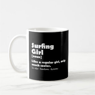 Taza De Café Definición de niña surfista divertida mujeres surf