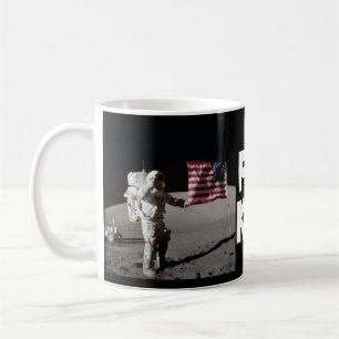 Taza de café del alunizaje de los encargados de