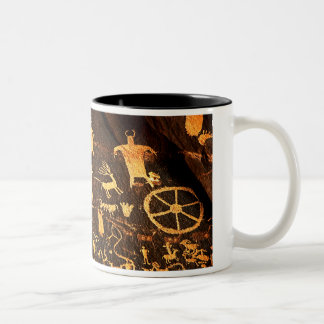 Taza de café del arte de la roca del periódico