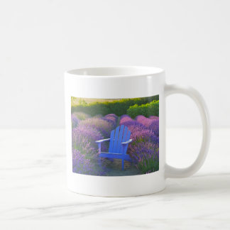 Taza de café del campo de la lavanda