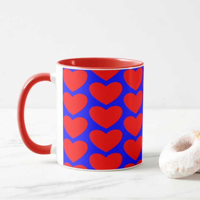 Taza de café del corazón rojo (Con donut)