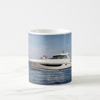 Taza de café del crucero del rayo del mar