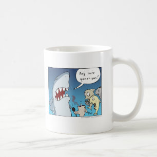 Taza de café del dibujo animado del tiburón