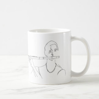Taza de café del dibujo lineal del flautista con