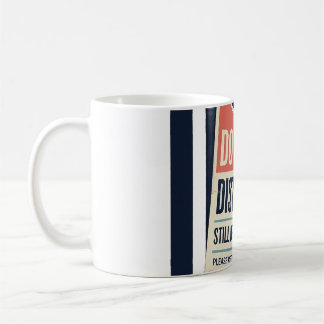 Taza de café del motel 'No molestar' de medianoche