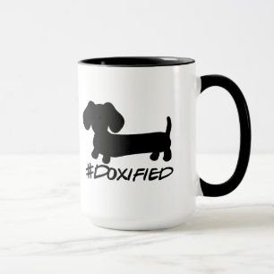 Taza de café del perro de la salchicha de