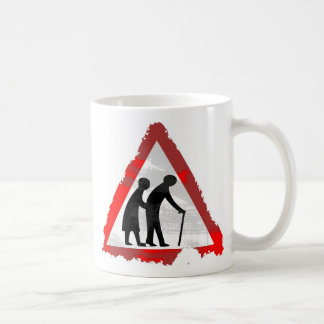 Taza De Café Del Rótulo del Grunge personas mayores