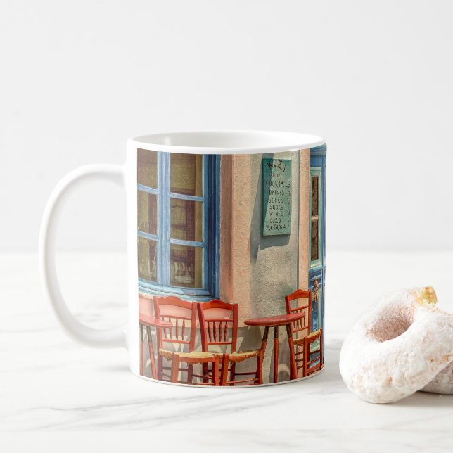 Taza De Café Delante del café griego (Con donut)