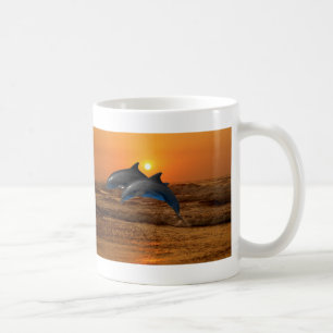 Taza De Café Delfín de Bottlenose en la puesta del sol