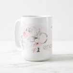 Taza De Café Delicado Monograma P Rosa Rosa Rosa Rosa Rosa de R<br><div class="desc">Letra floral monogramo P - Un lavado de acuarela rosa pálido detrás de delicados rosas de cabaña rosada. Bonito acuarela pulverizadores florales a ambos lados de la taza - y decorar la gran primera letra de su nombre. Delicada follaje verde ahumado pintado a mano y rosas dulces de color rosa...</div>