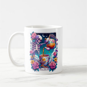 Taza De Café Derrame la tarjeta Tarot del esqueleto del té