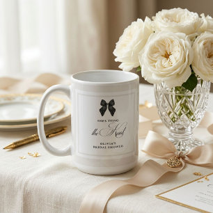 Taza De Café Despedida de soltera con lazo negro Ella se casa