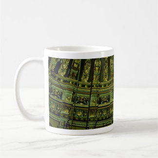 Taza De Café Detalles hermosos del techo dentro del mosqu