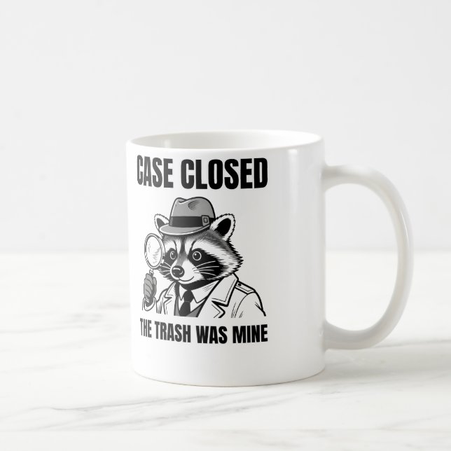 Taza De Café Detective Raccoon "Case Closed" Humor Graphic (Derecha)