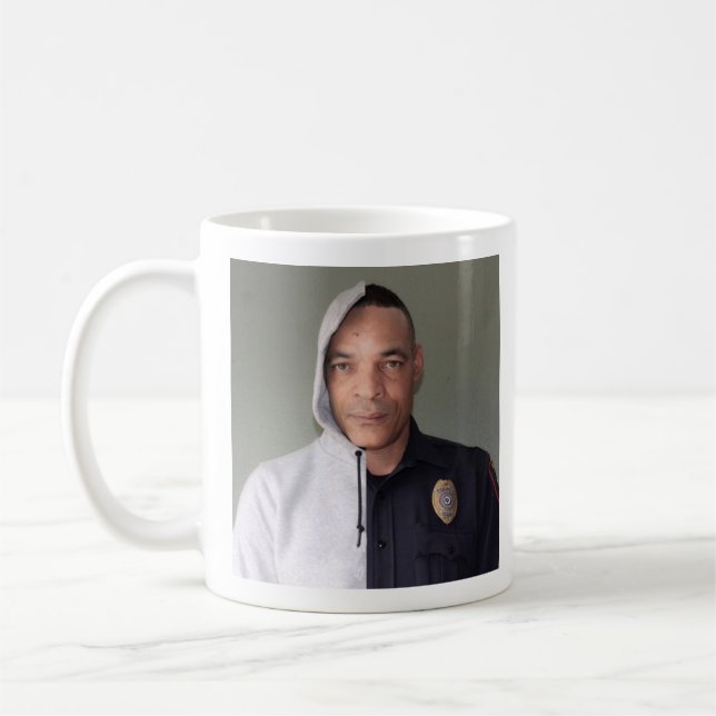 Taza De Café Detrás del tazón de café azul (Izquierda)