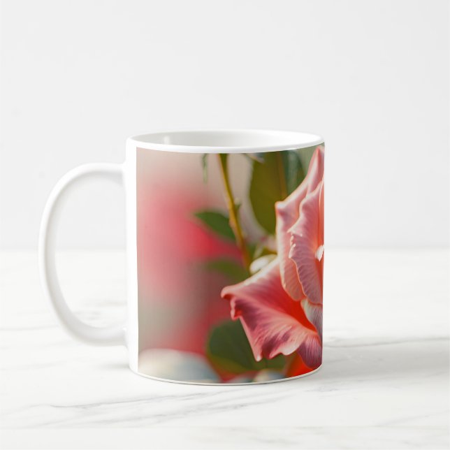 Taza De Café Dew matutino sobre un Rosa en flor (Izquierda)