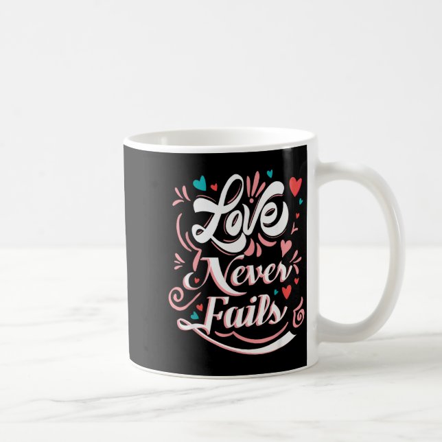 Taza De Café Día de San Valentín Amor Nunca Falla (Derecha)
