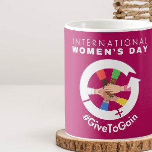 Taza De Café Día Internacional de la Mujer 2026 Dar para Ganar