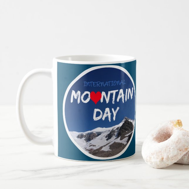 Taza De Café Día Internacional de las Montañas (Con donut)