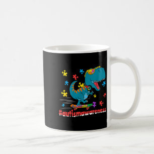 Taza De Café Dinosaurio divertido en monopatín concienciación s
