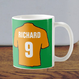 Taza De Café Diseño de camiseta de fútbol en dorado antiguo.