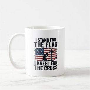 Taza De Café Diseño de camiseta de pie para la bandera arrodíll