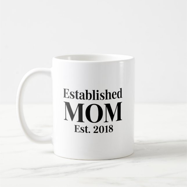 Taza De Café Diseño de regalo minimalista Mamá Establecida Est. (Izquierda)