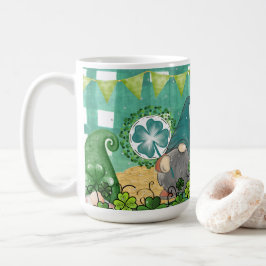 Taza De Café Diseño del Gnome del Día de San Patricio y Shamroc