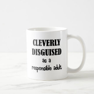 Taza De Café Disfrazado listo como adulto responsable