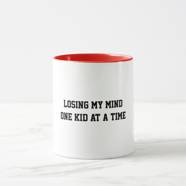 Taza de café divertida, ingeniosa, inteligente y m (Centro)