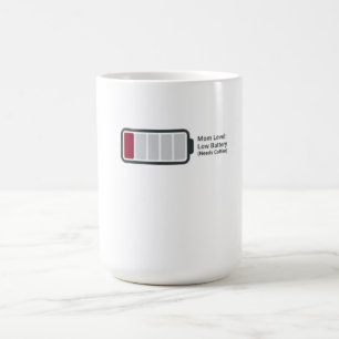 Taza de café divertida "Nivel de mamá: Batería baj