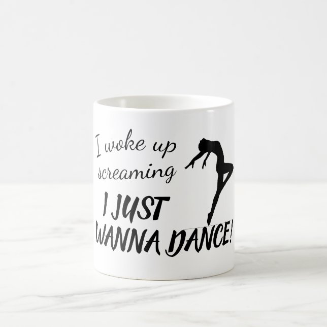 Taza De Café Divertido apenas quiera bailar el texto de encargo (Centro)