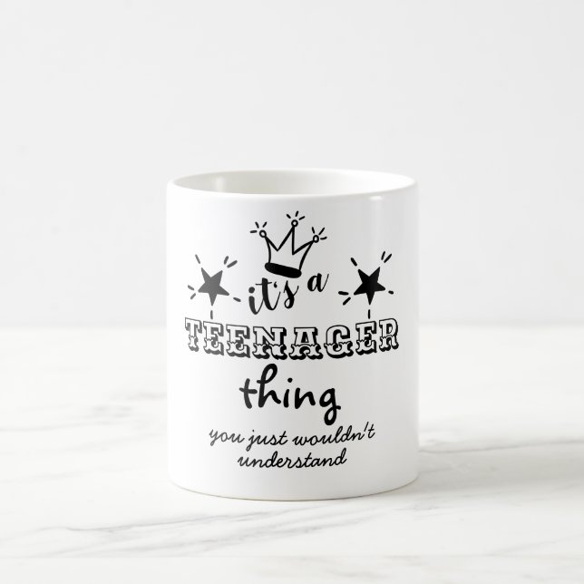 Taza De Café Divertido cumpleaños número 13 es cosa ADOLESCENTE (Centro)