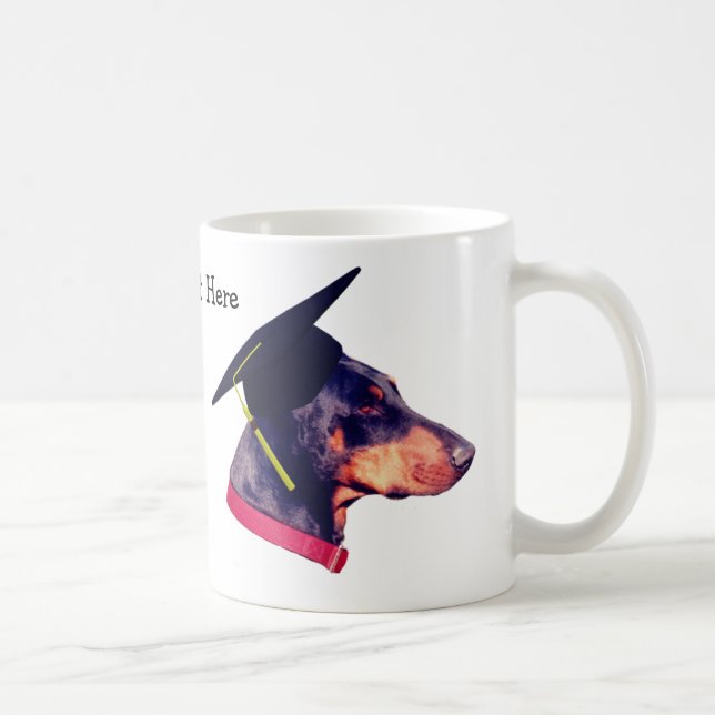 Taza De Café Doberman En Graduación Cap Cute Personalizado (Derecha)