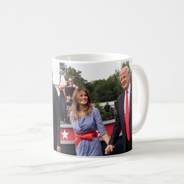 Taza De Café Donald Trump con primera señora Melania (Anverso derecho)