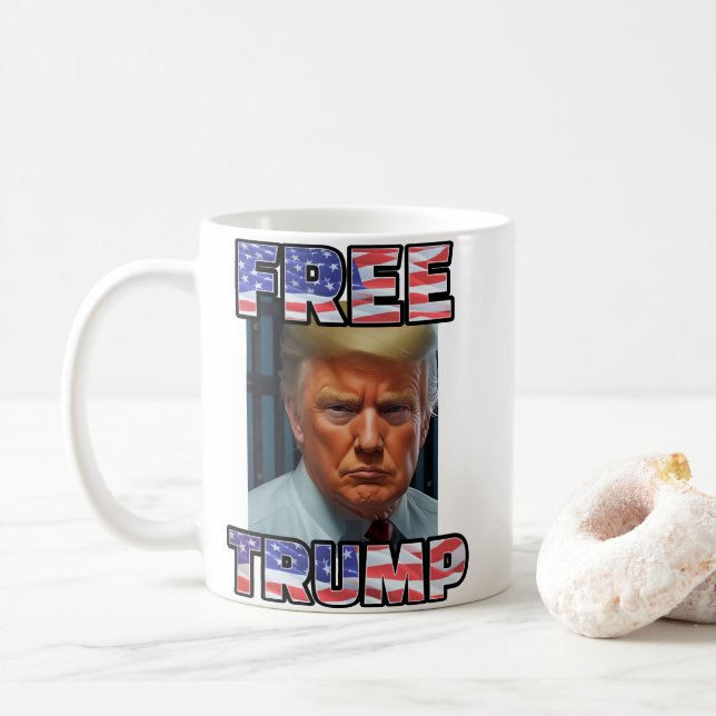 Taza De Café DONALD TRUMP GRATUITO 2024 | Mugshot Mug (Con donut)