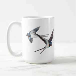 Taza De Café Dos golondrinas de granero volando alto en el ciel