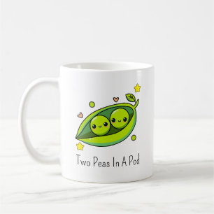 Taza De Café Dos Guisantes En Una Vaina