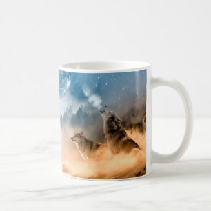 Taza De Café Dos lobos aullan en la luna llena en el bosque