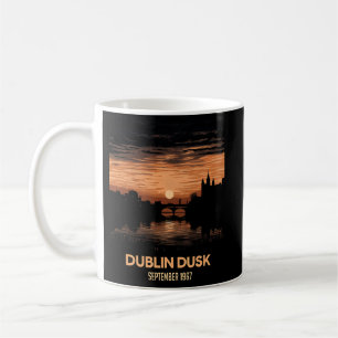 Taza De Café Dublín Dusk: Escenas De Crepúsculo Captantes