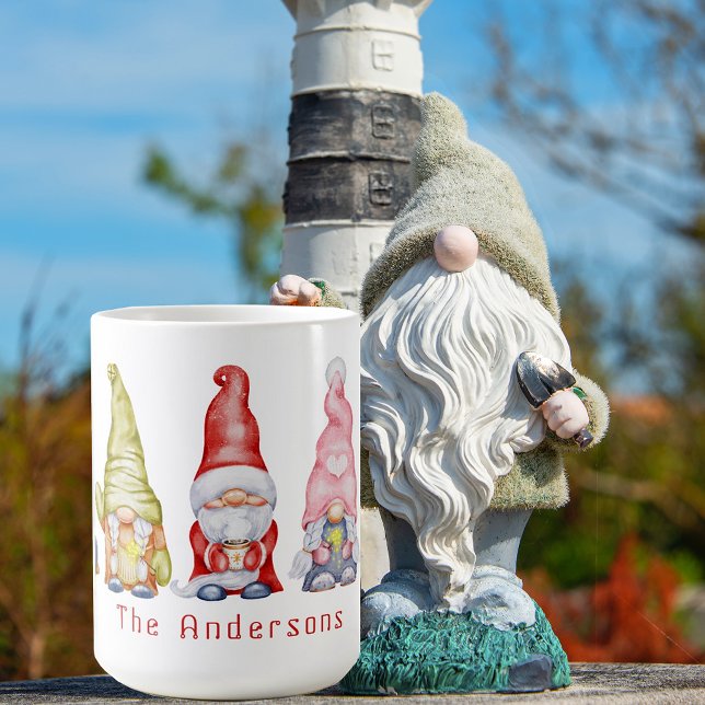 Taza De Café Dulce Gnome Family Name Holiday (Sweet Gnome Family Name Holiday Coffee Mug)